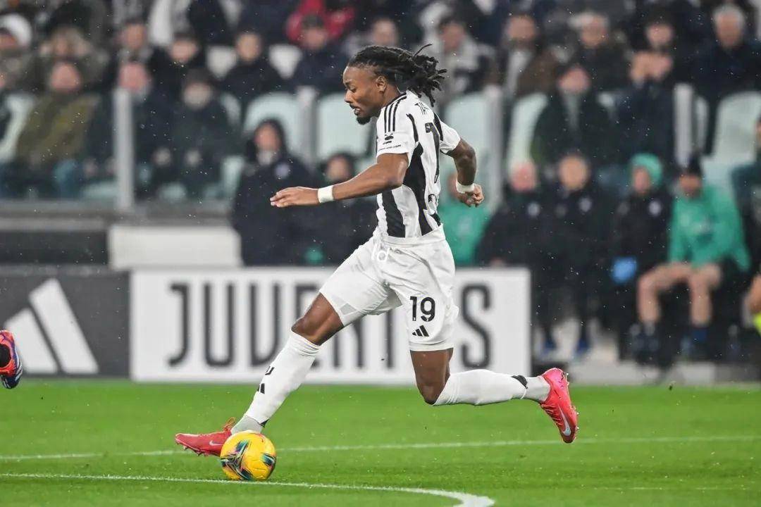 包含多特蒙德轻取尤文，莱万扑点救主德甲的词条