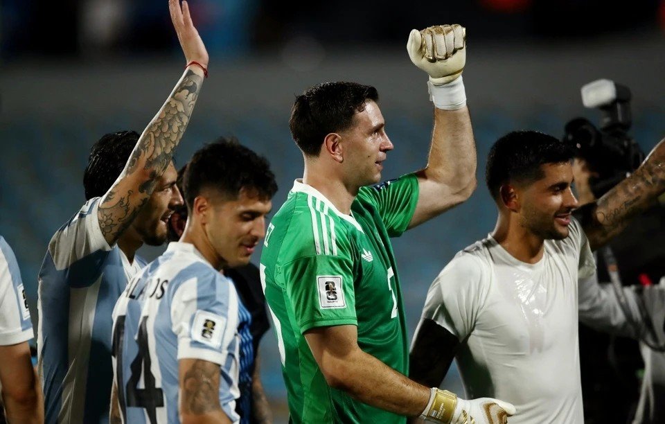 包含世界杯｜阿根廷止步，表现神勇的词条