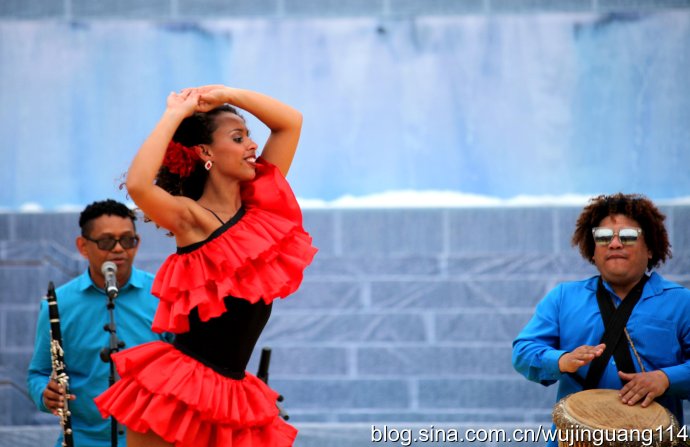 一场绝对的胜利哥伦比亚队按捺不住欢喜的简单介绍