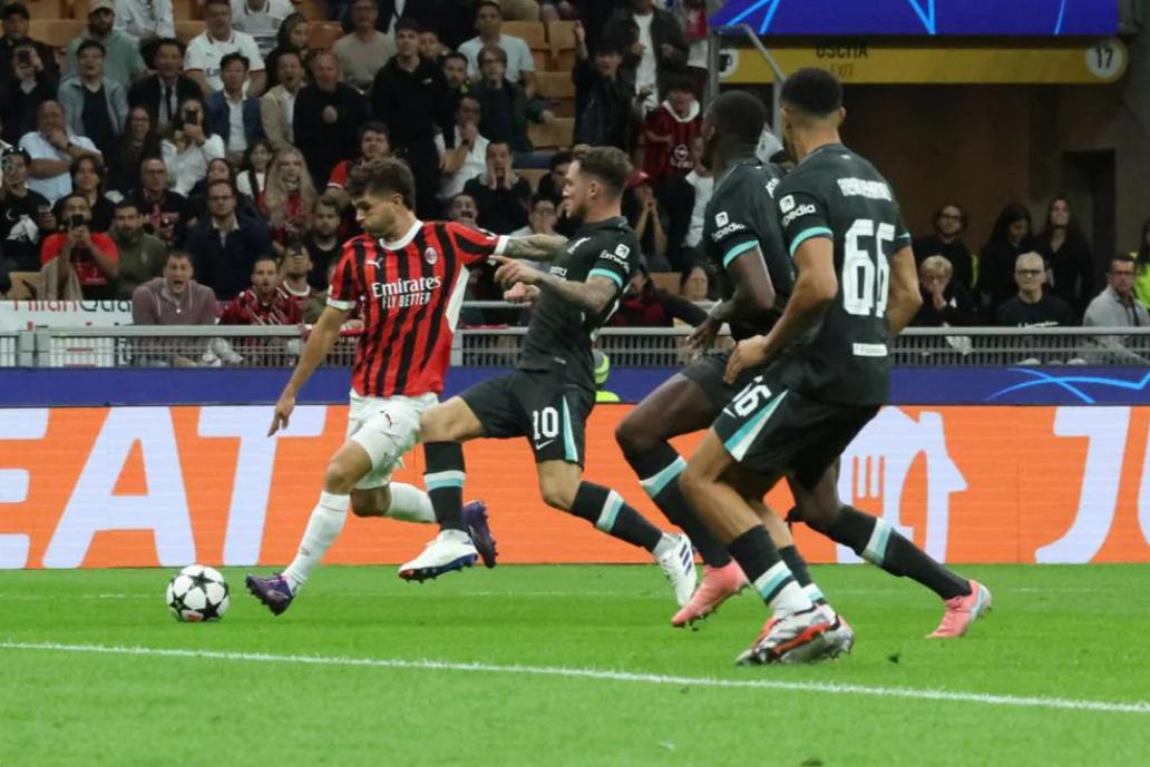 包含利物浦主场战平AC米兰，小组出线形势不明朗的词条