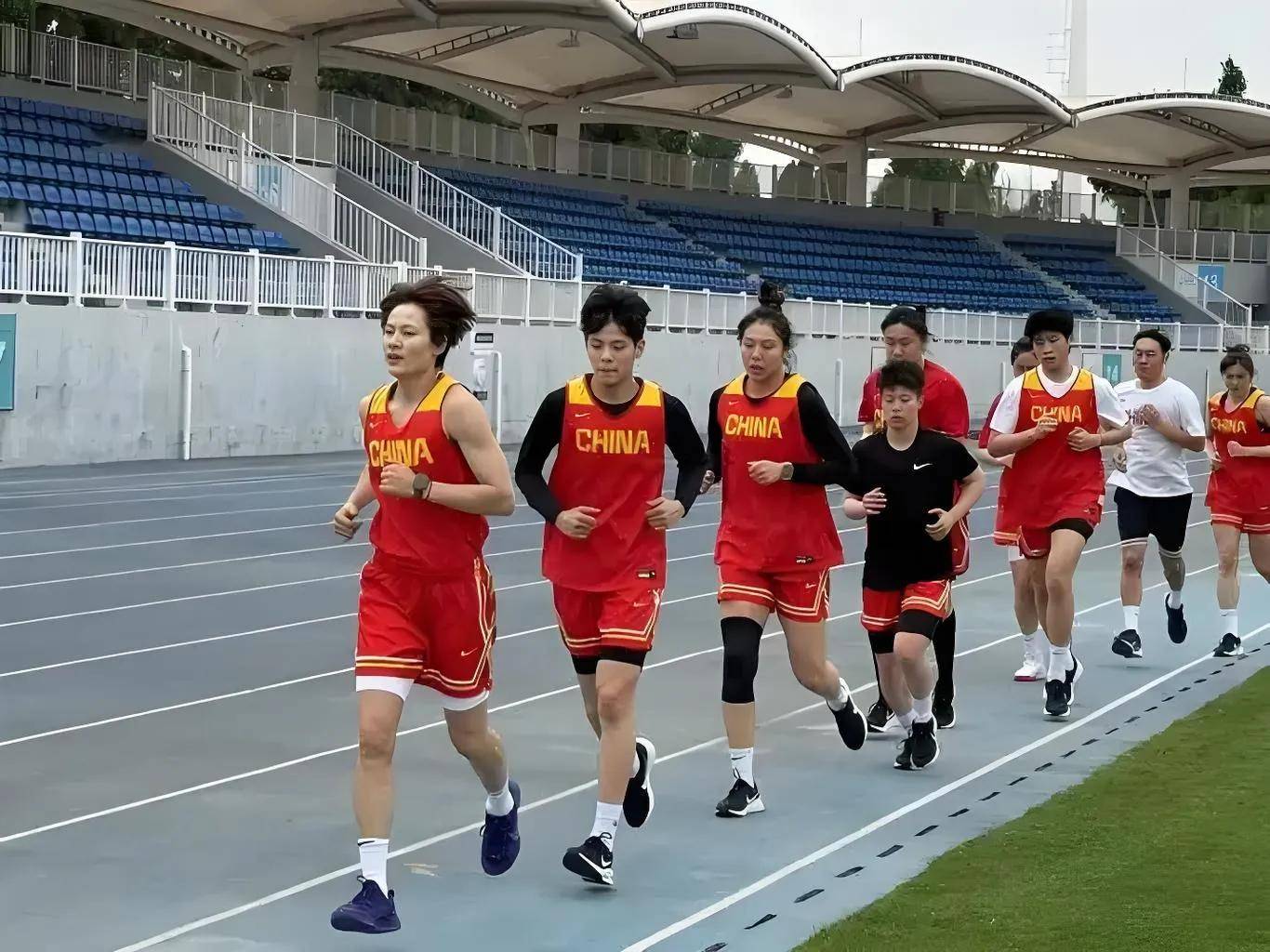 严格管控赛会期间球员行为,促进球队发挥 严格管控赛会期间球员行为,促进球队发挥