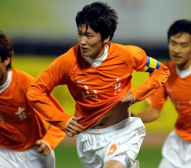 山东鲁能客场战胜河南建业，振作精神