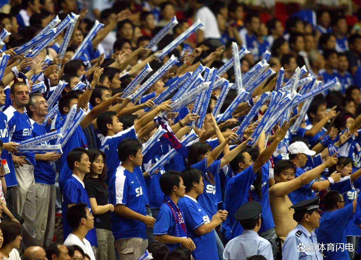 包含切尔西球员助攻频现，团队合作获得成功的词条