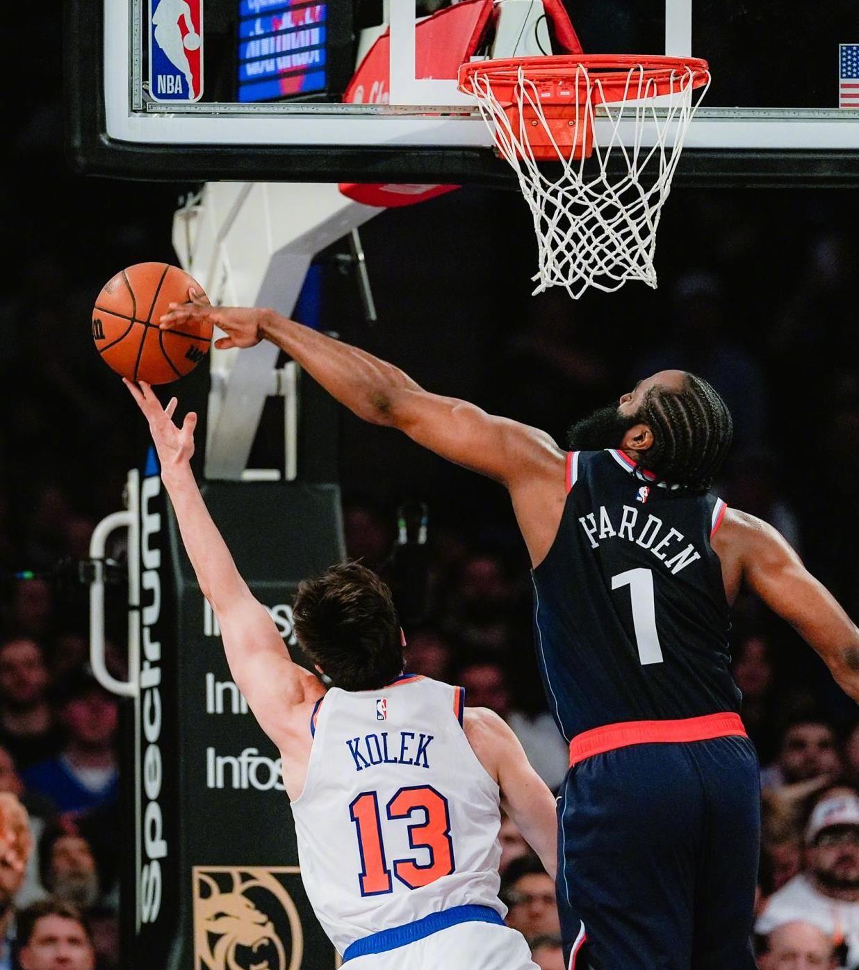 快船战胜尼克斯，继续稳居前列的简单介绍