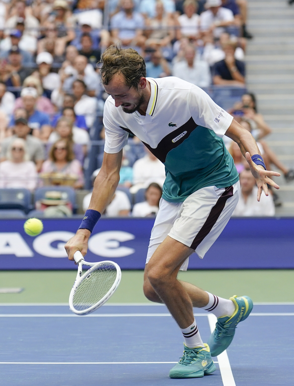 关于英国网球队险胜西班牙网球队,梅德韦杰夫送出助攻的信息 关于英国网球队险胜西班牙网球队,梅德韦杰夫送出助攻的信息