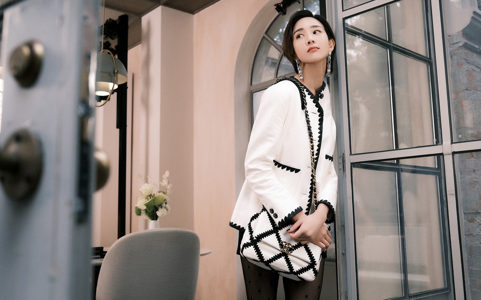 巨人觉醒,当黄蜂对决76人,舞台越大,武切维奇越强