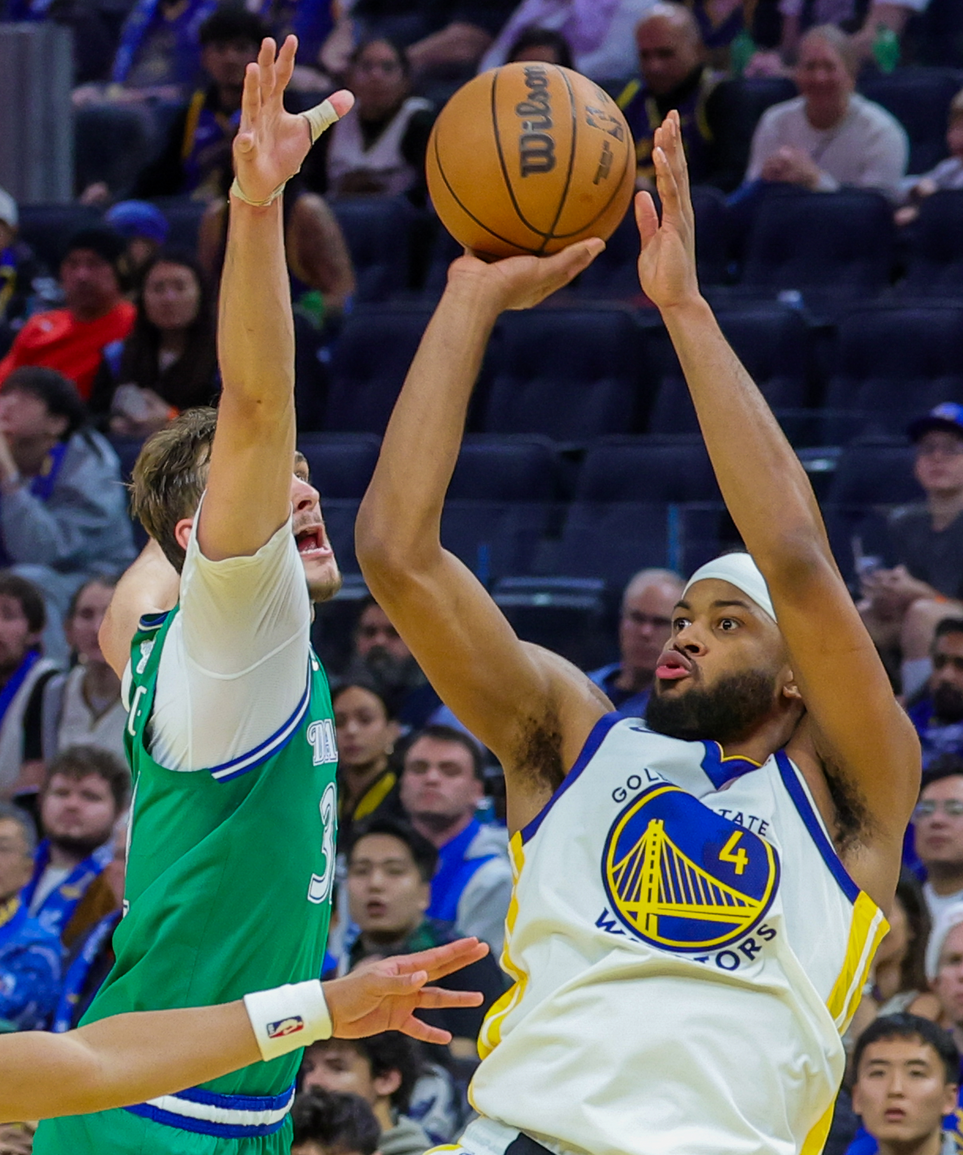 独行侠对阵勇士，马克西点燃赛场