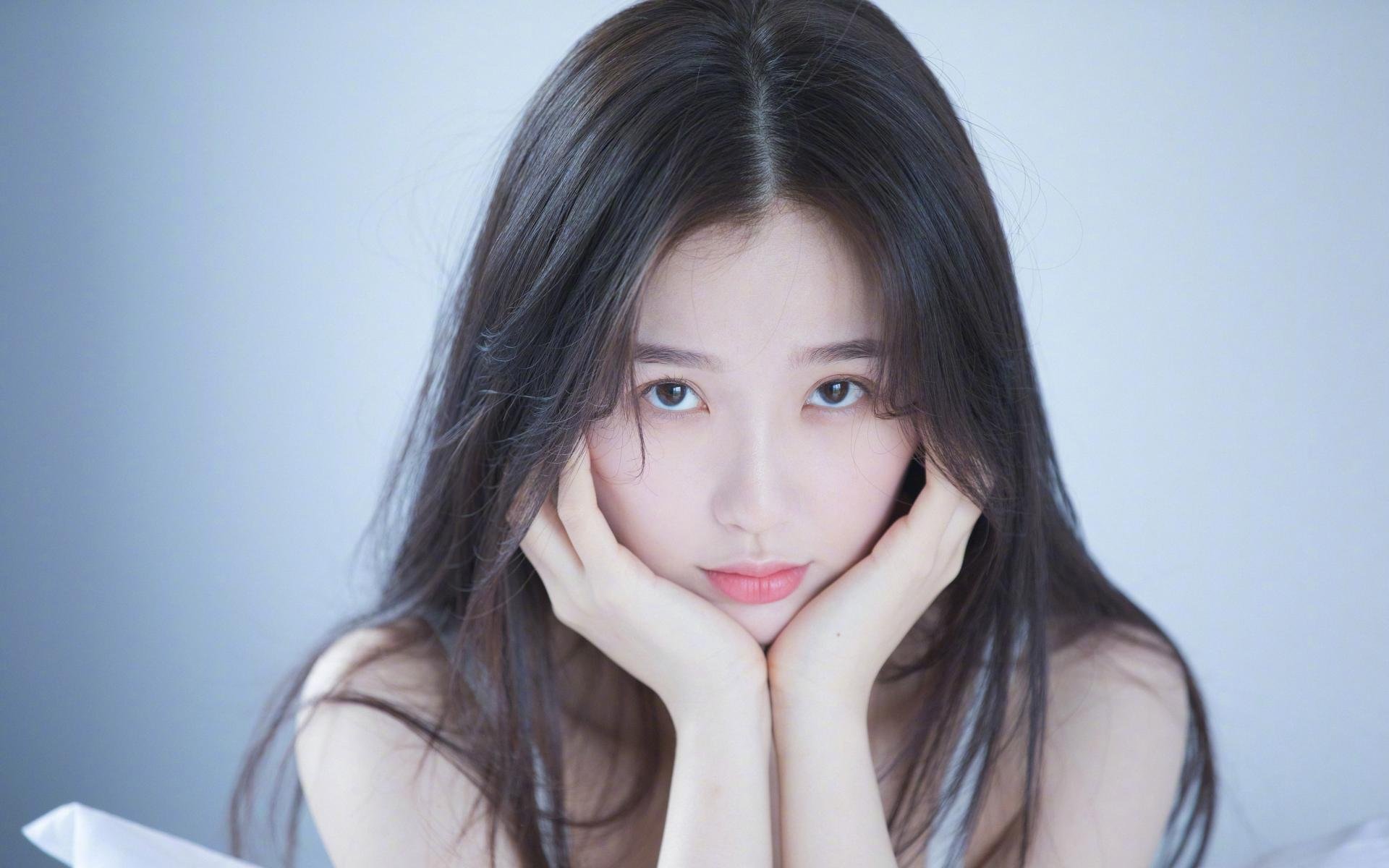 洪都拉斯踏平中国，布鲁诺西甲德比封神，足球世界的双重震撼